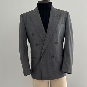NWT 2 pc suit double breasted jacket and pleated pants 40S
